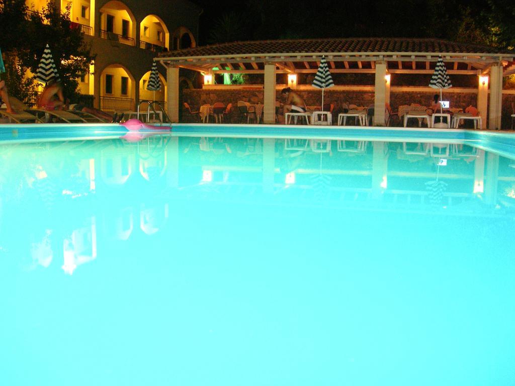 Villa Karmar Hotel Apartments Dassia  Exterior foto