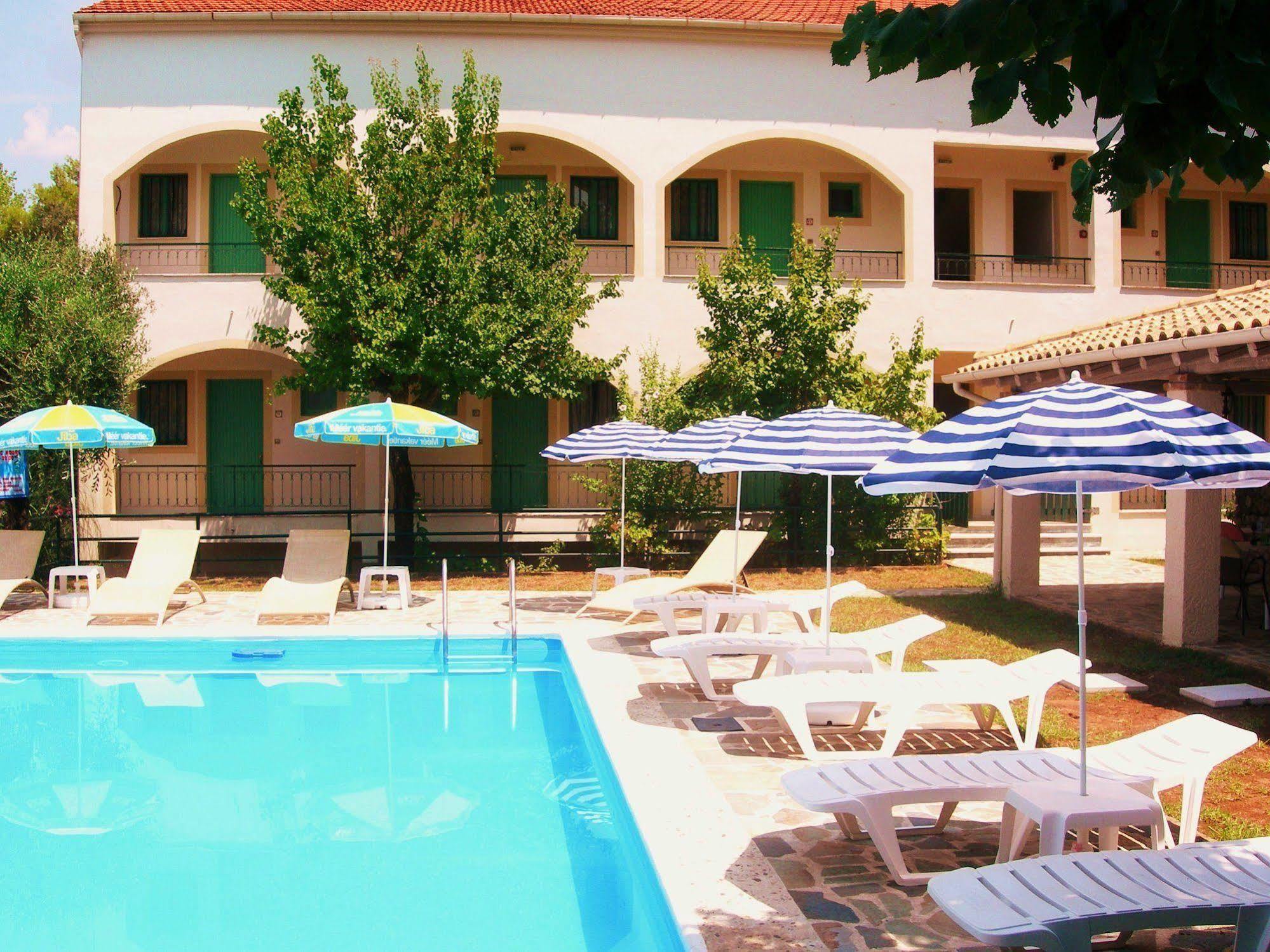 Villa Karmar Hotel Apartments Dassia  Exterior foto
